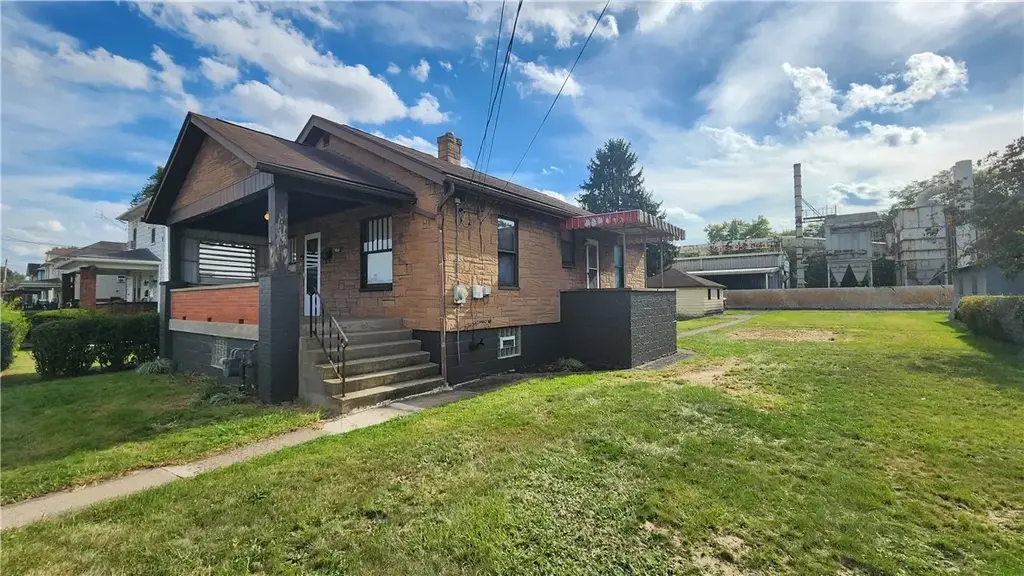4611 5th Avenue , Beaver Falls