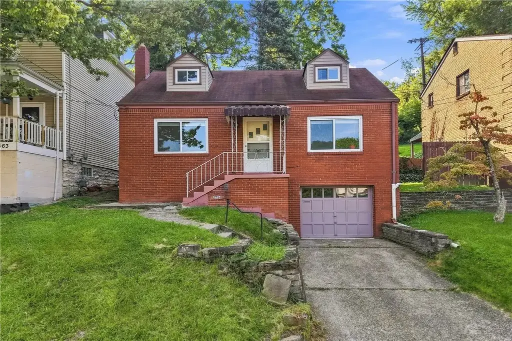 2467 Woodward Avenue, Brookline