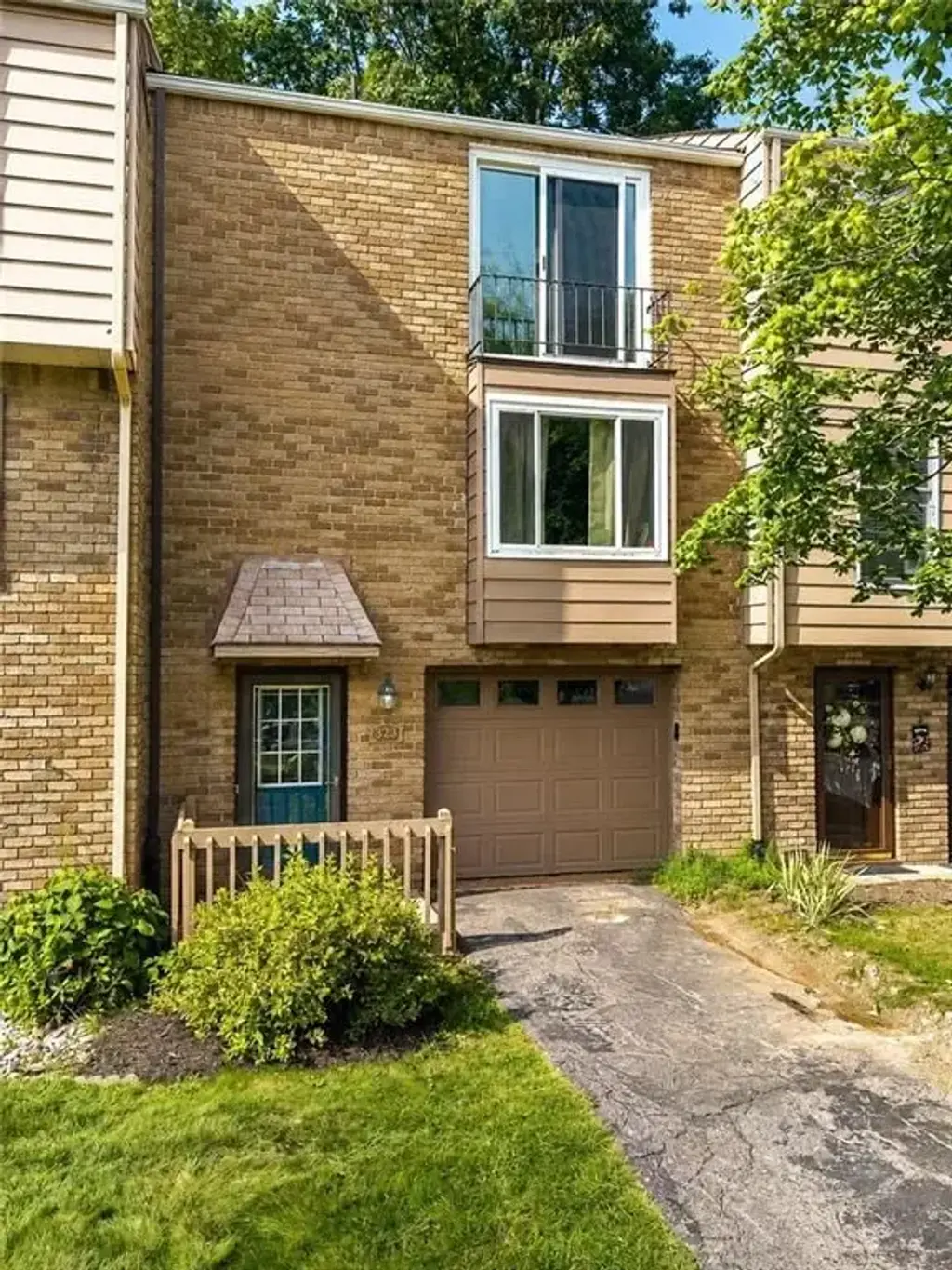 323 Joan Of Arcade Court , Jefferson Hills