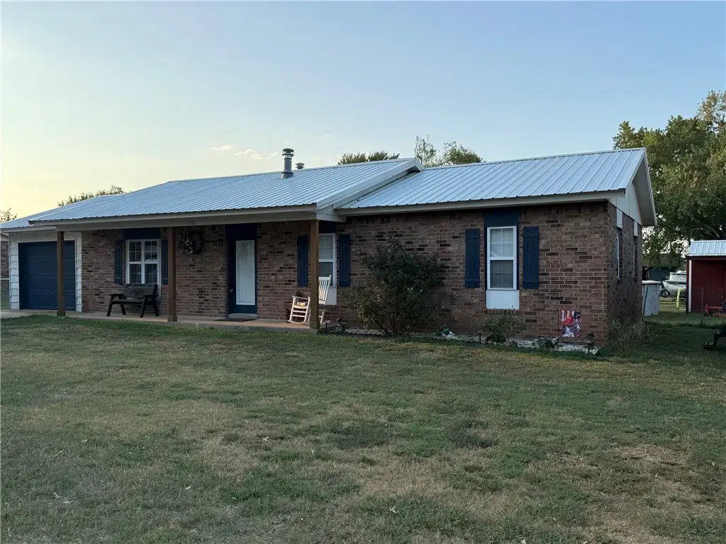1101 W Walnut Street, Stilwell