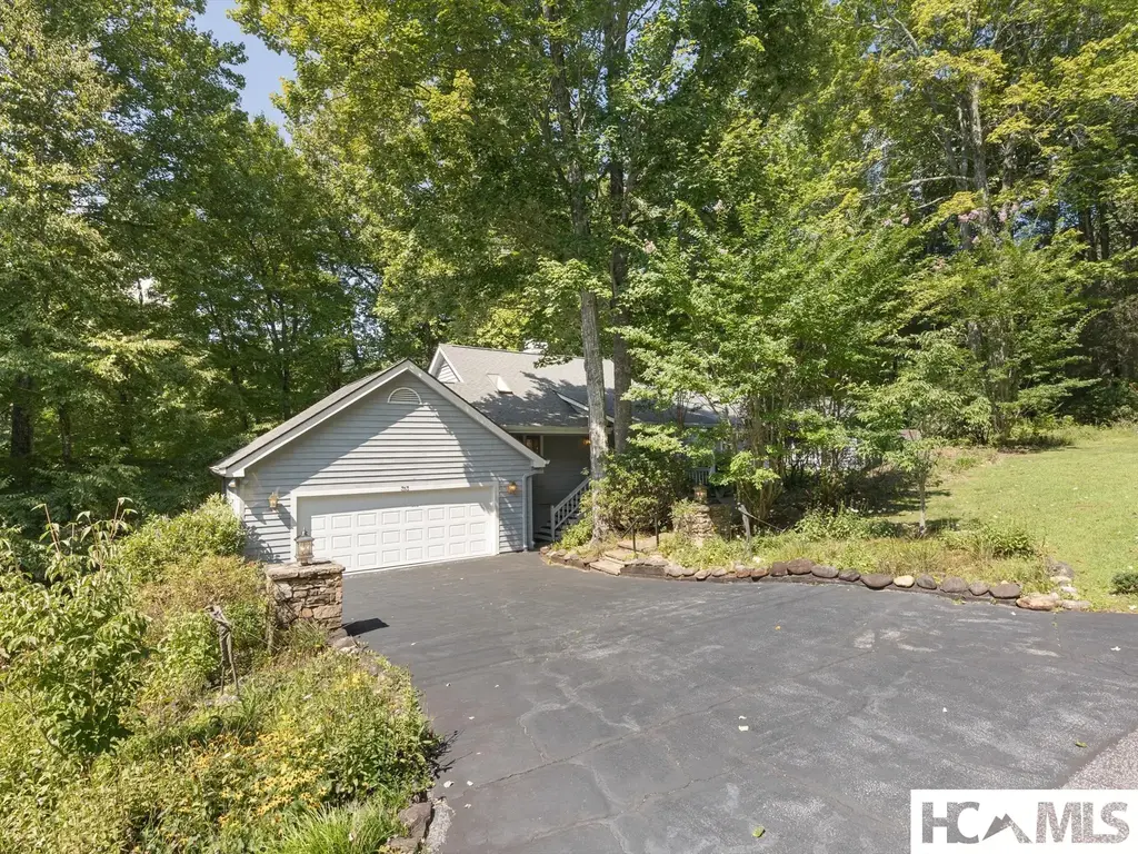 313 Boiling Springs Road, Sapphire