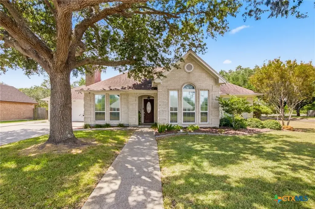 101 Willowbend Drive, Port Lavaca