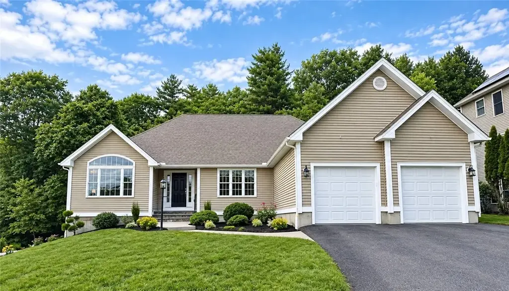 125 West Rd, Cumberland