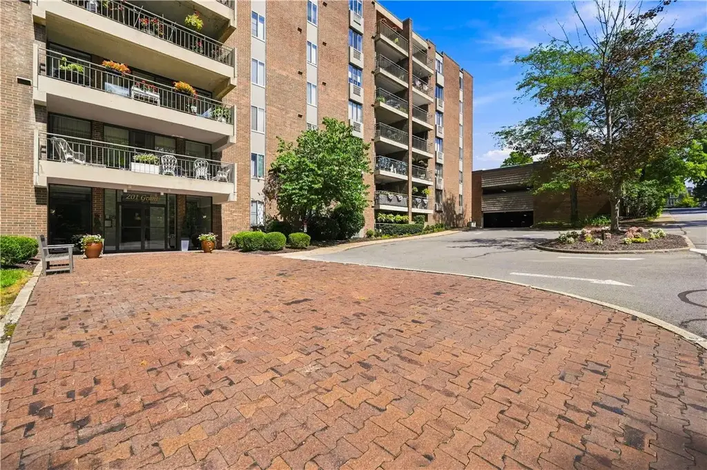 201 Grant Street 508, Sewickley