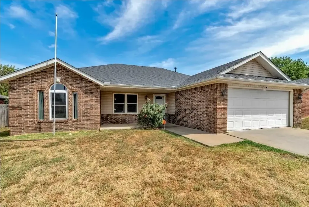 2308 Sw 15th Street, Bentonville