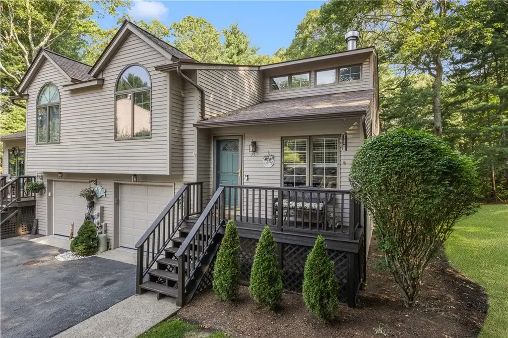 25 White Birch Ct # 25, North Kingstown