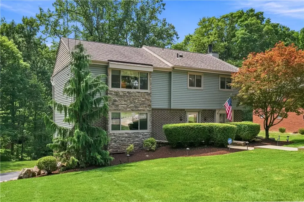 1364 Hillsdale Drive, Monroeville