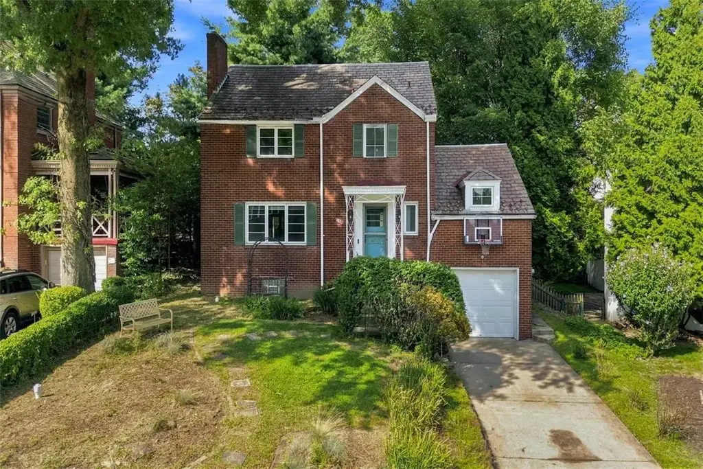 1632 Jamestown Place , Blackridge