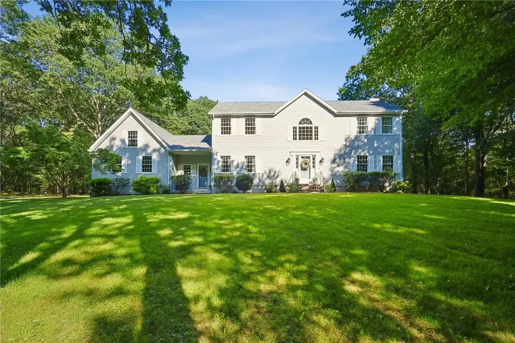 99 Fresh Meadow Rd, South Kingstown