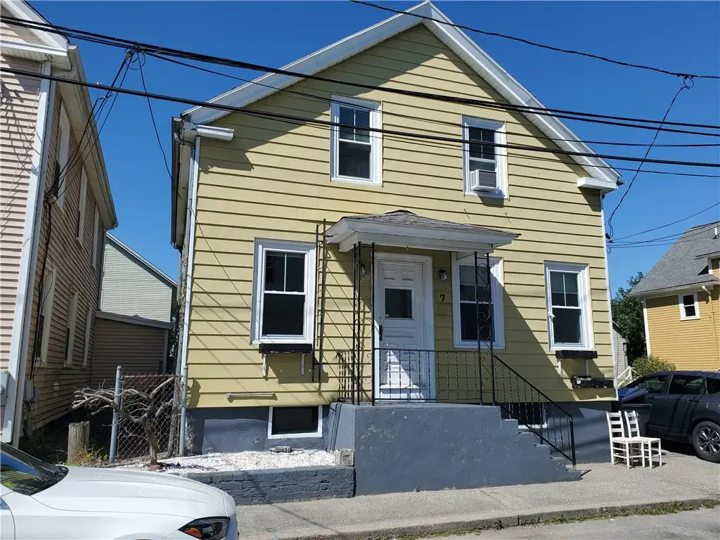 7 Union St, Warren