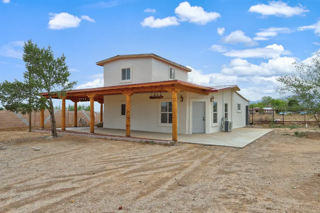 139 San Diego Loop, Los Lunas