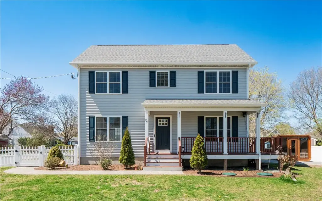 94 Narragansett St, North Kingstown