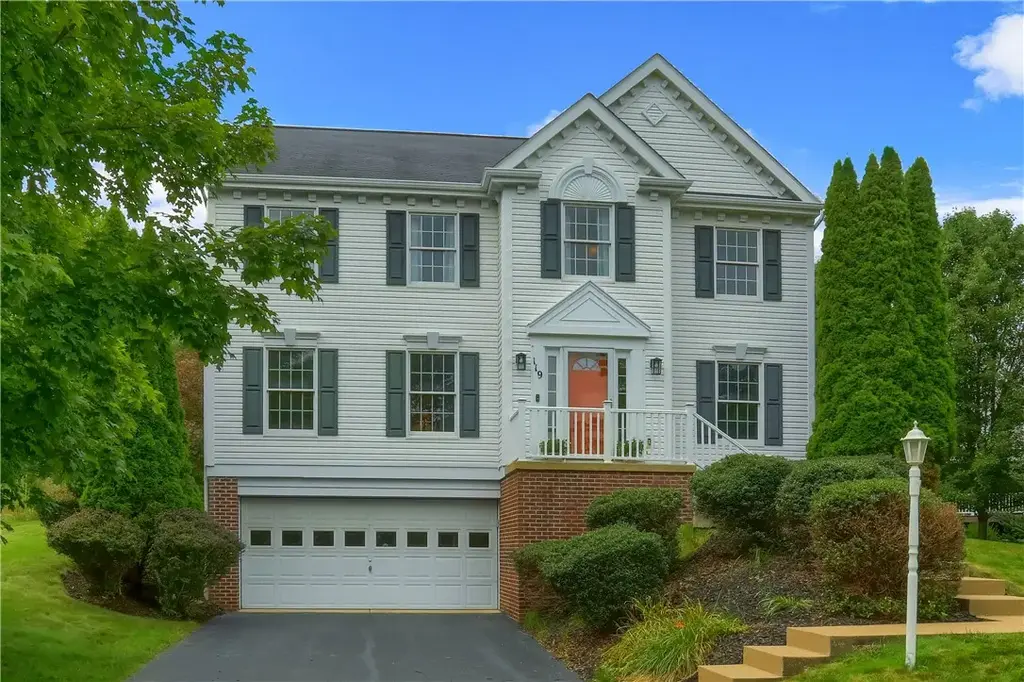 119 Cherrydale Court , Ohio