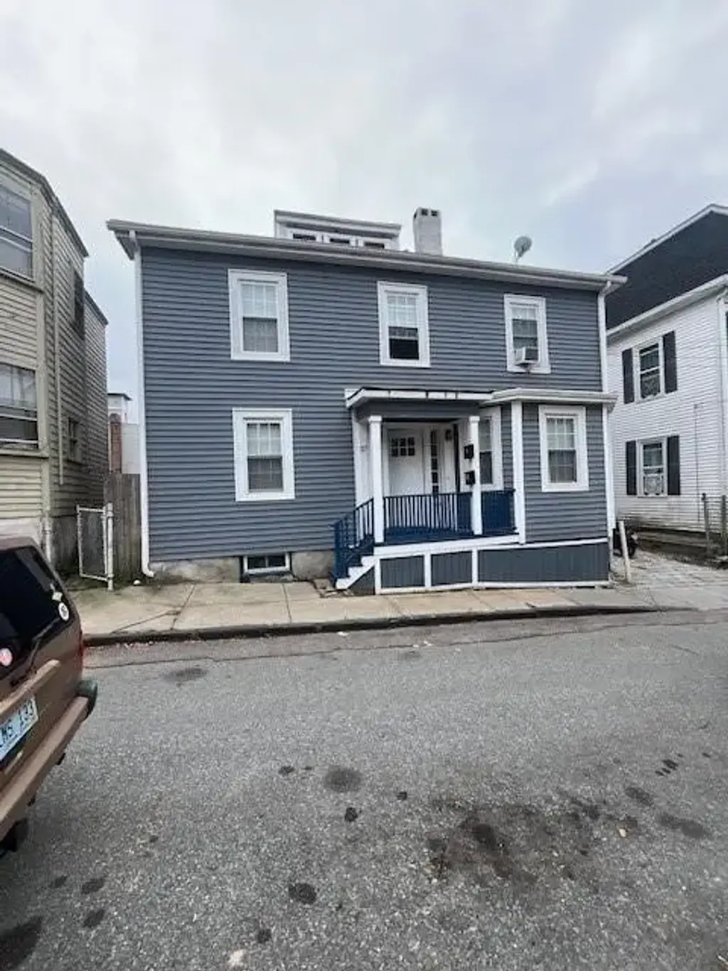 37 Ann St # 1, Newport