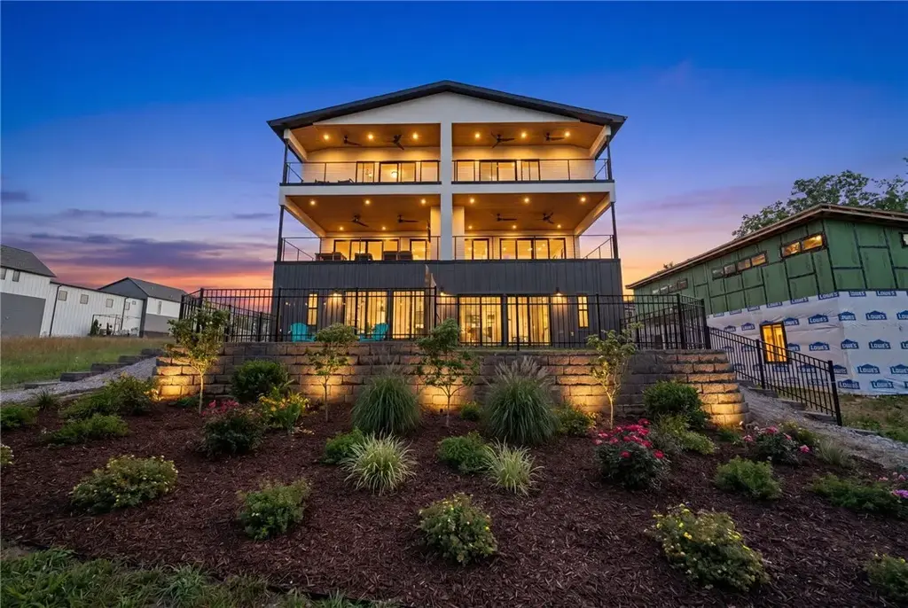 1128 Fillmore Street, Bentonville