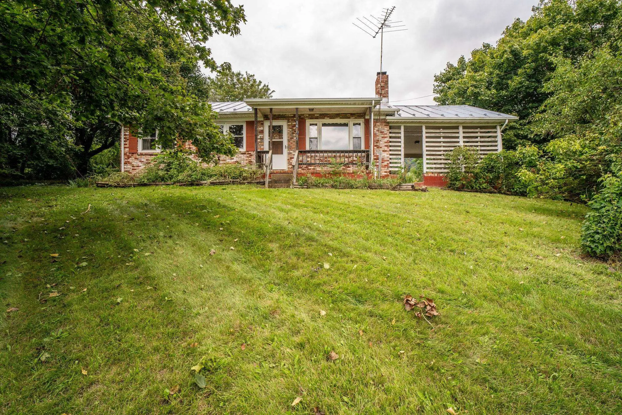 16747 North Mountain Rd, Broadway