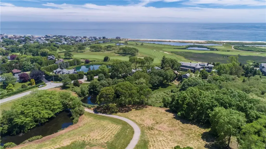 82 Ocean View Hwy, Westerly