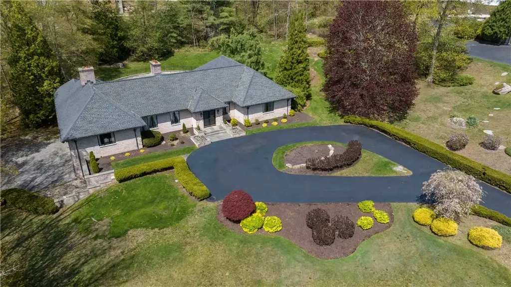 136 White Birch Cir, Scituate