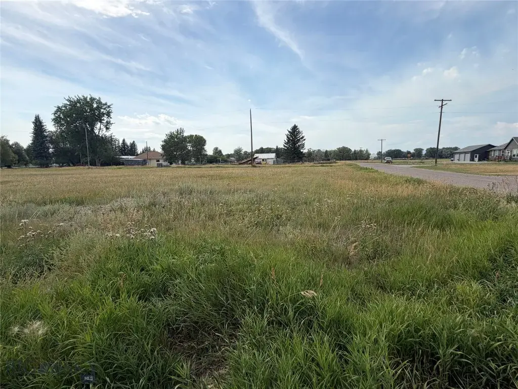26 10th Avenue Nw, Choteau