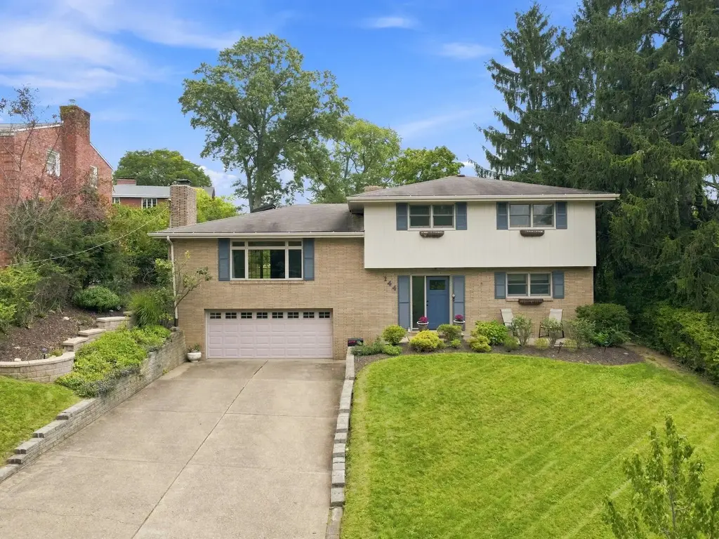 144 Sunridge Drive, Mt Lebanon