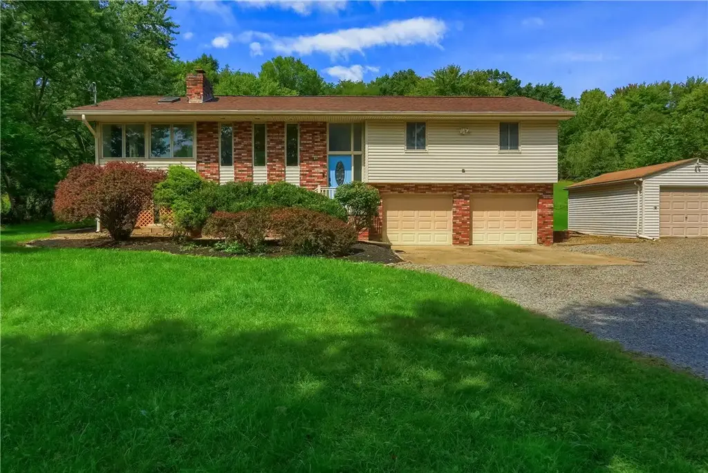303 Vandivort Drive, Cranberry