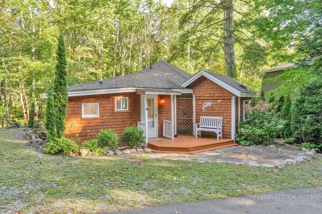 200 River Road 2, Banner Elk