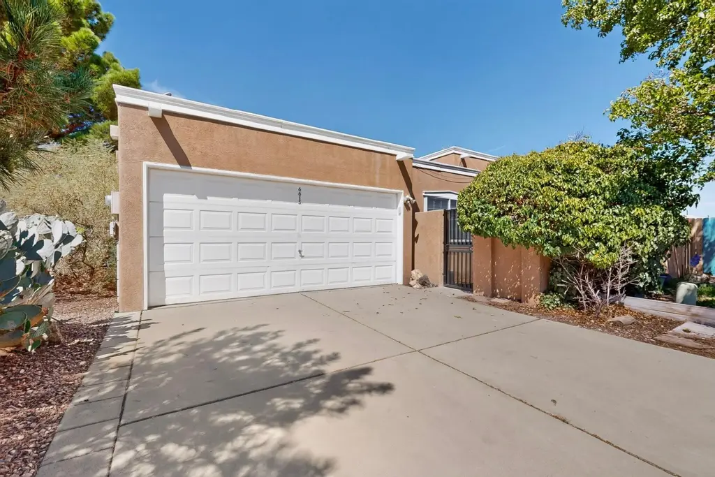 6615 Saint Josephs Avenue Nw, Albuquerque