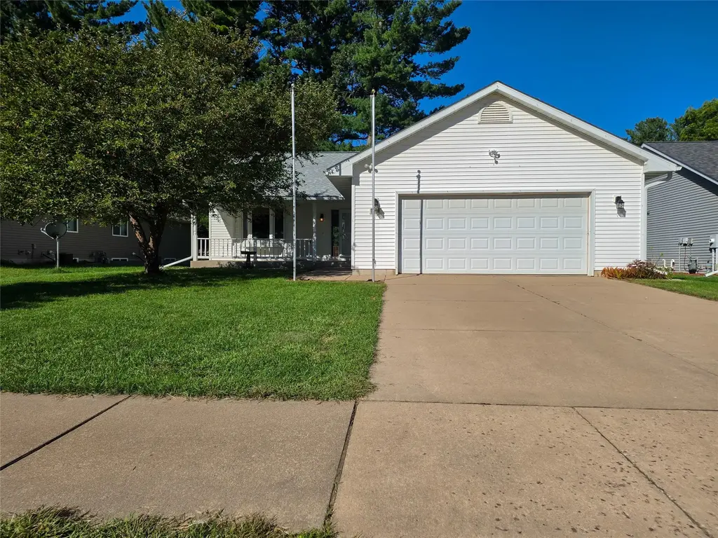 3228 Summerfield Drive, Eau Claire