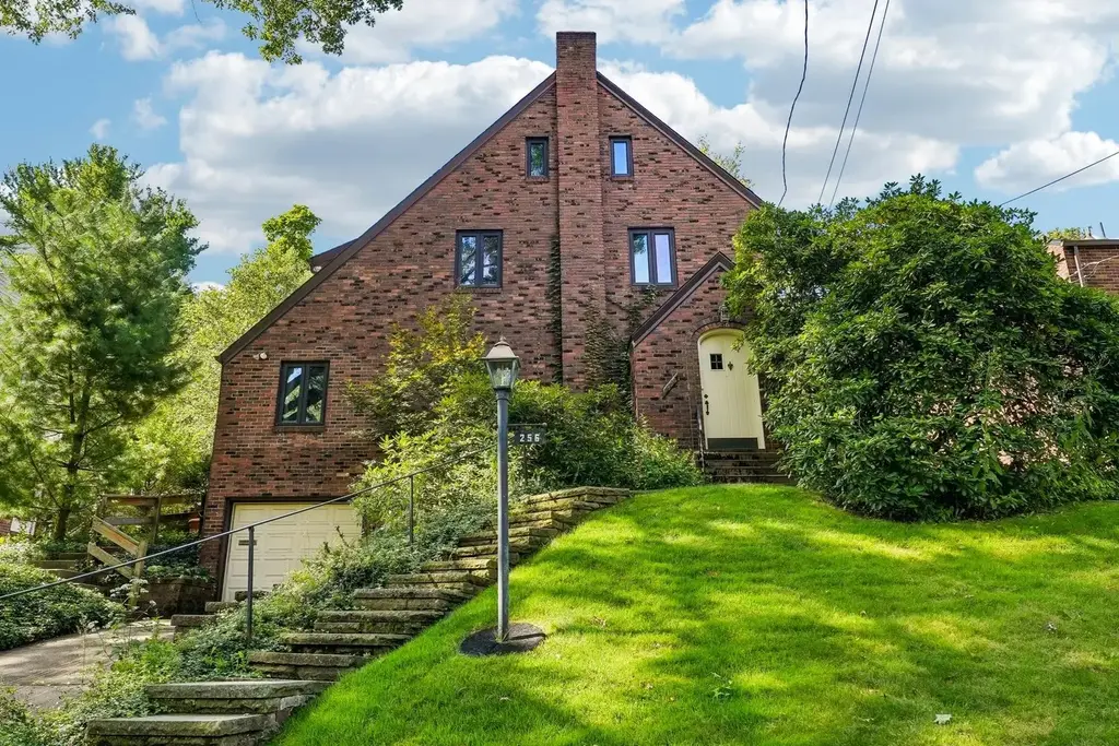 256 Cascade Road, Forest Hills Boro