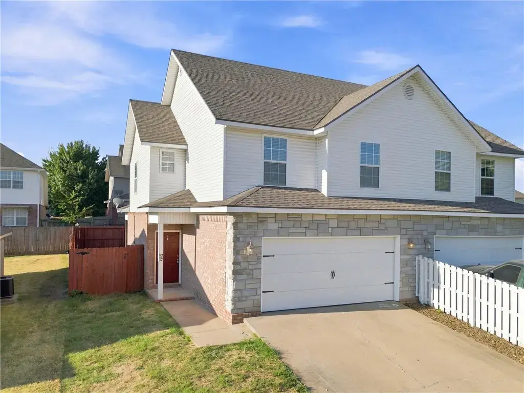 3207 Sw Deerfield Boulevard 1, Bentonville