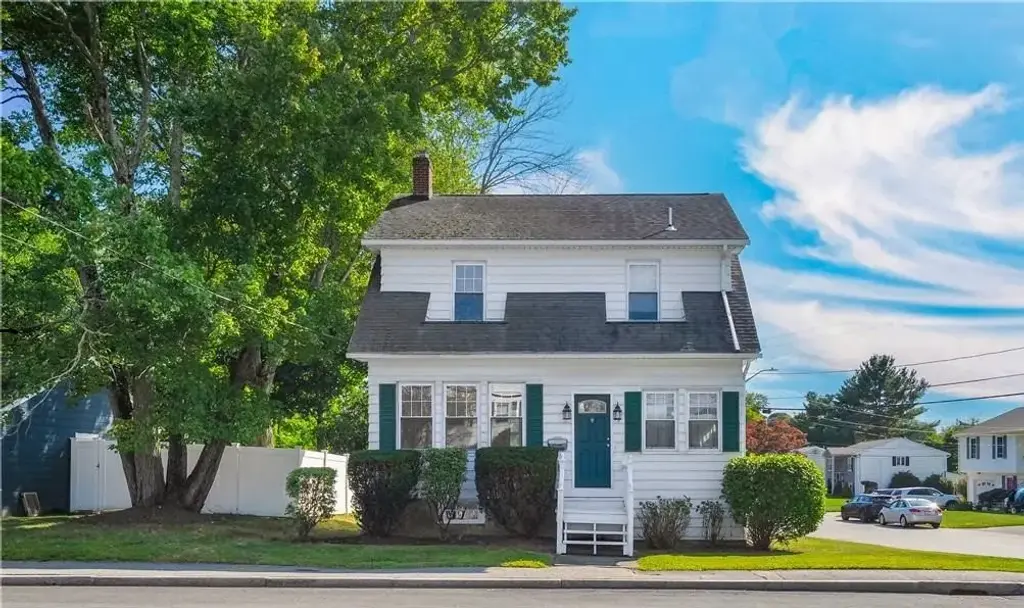 53 Wampanoag Trl, East Providence