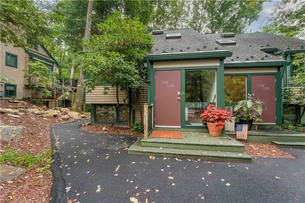 531-533 Laurel Pond, Wharton