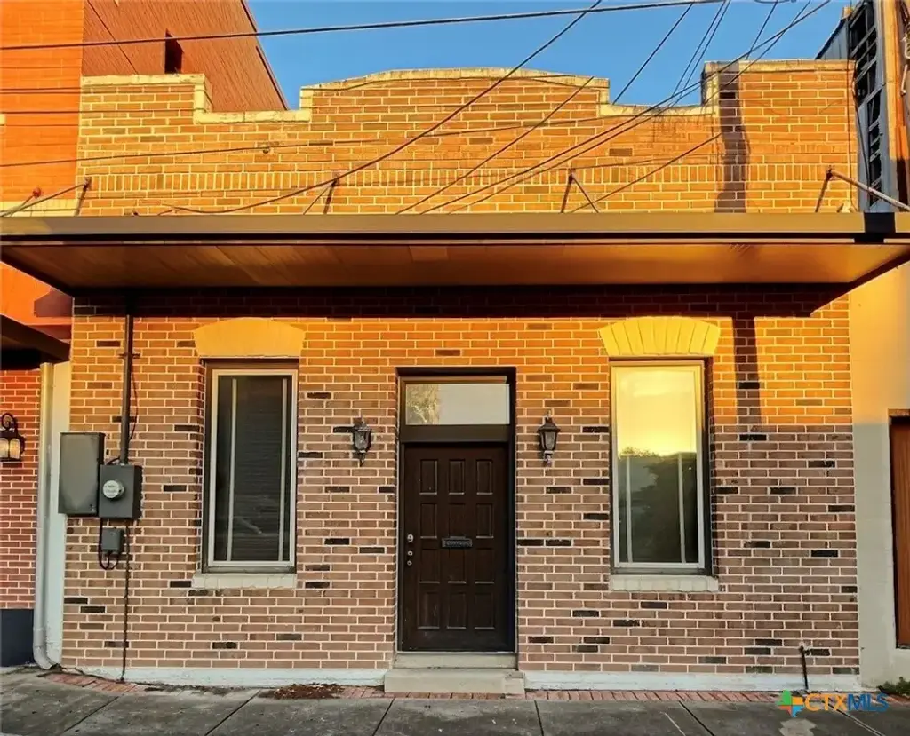 204 N Liberty Street, Victoria