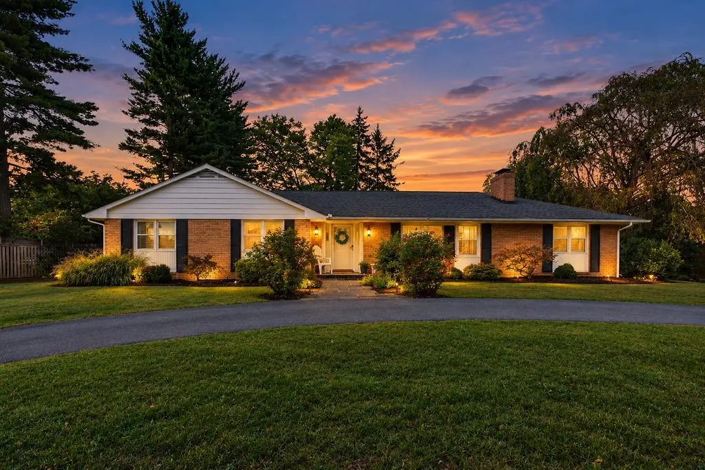 1290 Sunset Ln, Waynesboro