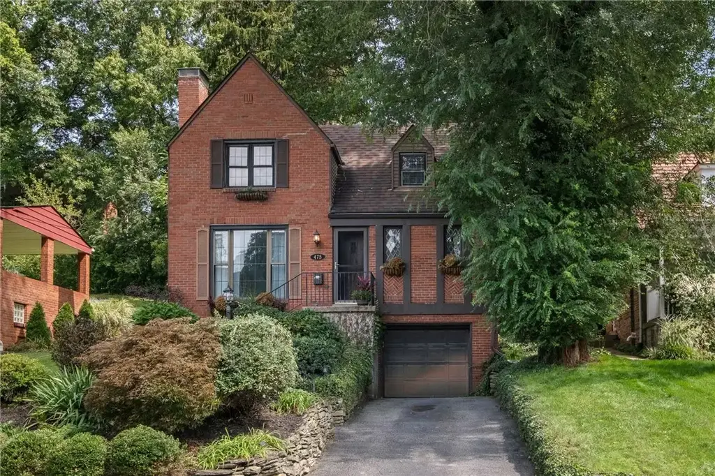 475 Salem Drive , Mt Lebanon