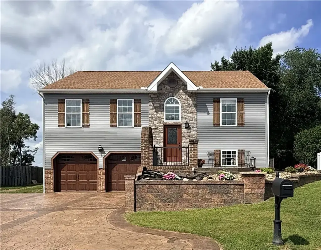 1360 Lucia Drive , Canonsburg