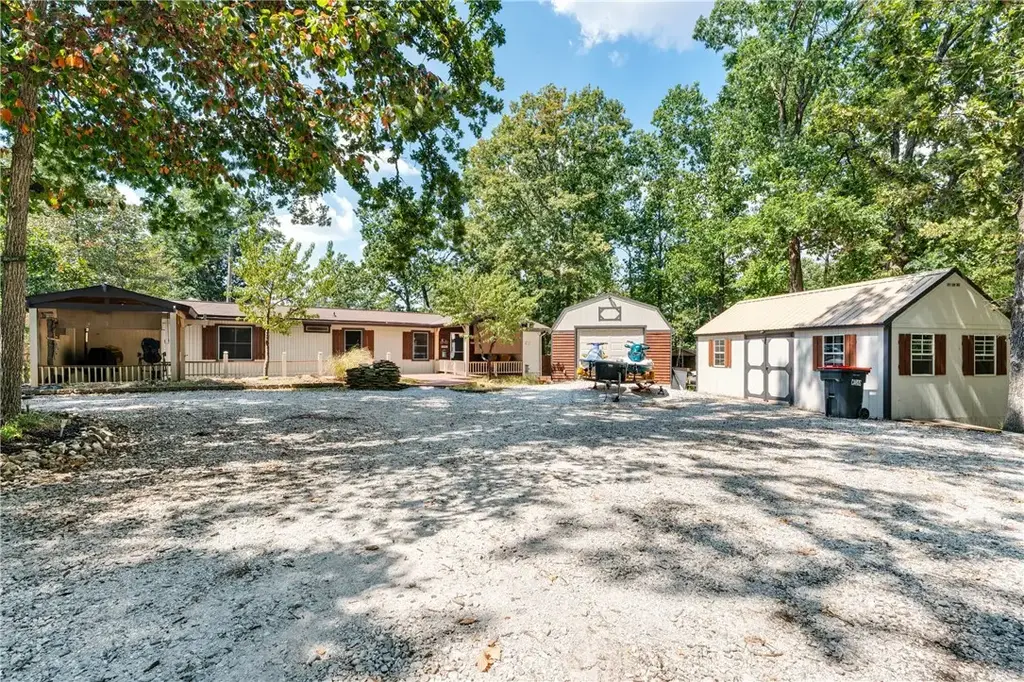 8025 Anchor Drive, Rogers