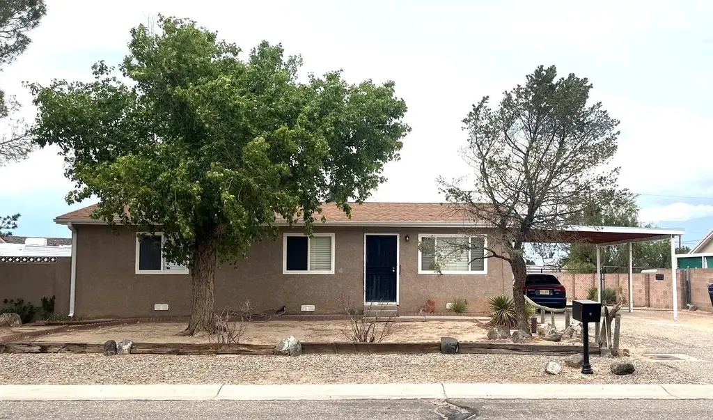 6329 Wayne Road Nw, Albuquerque