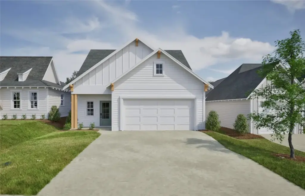 1061 Woodland Ln, Opelika