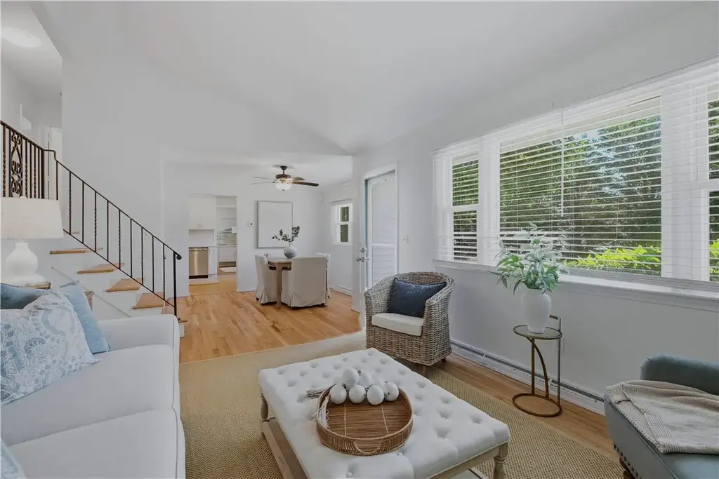 117 Canonchet Dr, Portsmouth