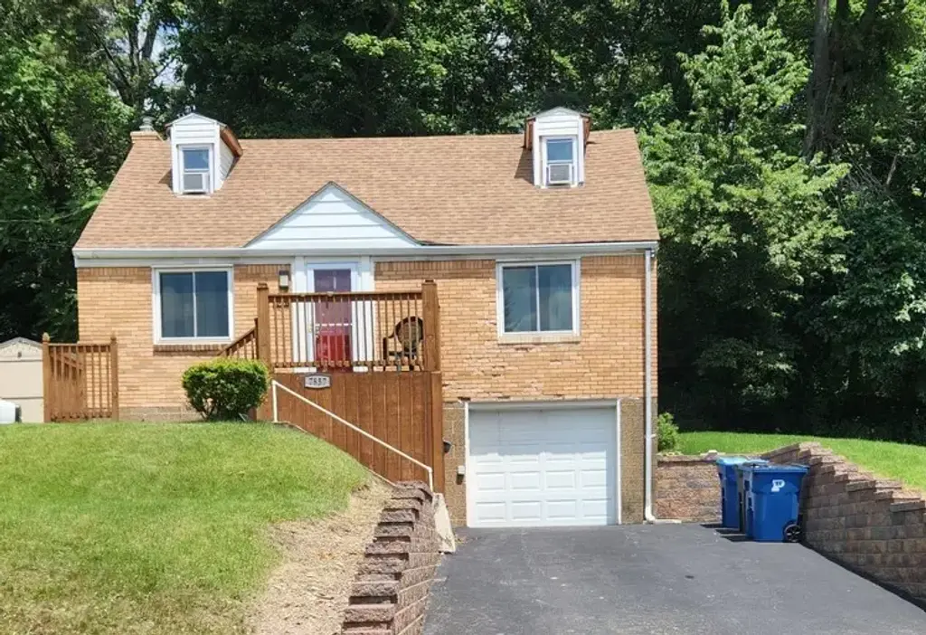 7857 Thon Drive , Penn Hills