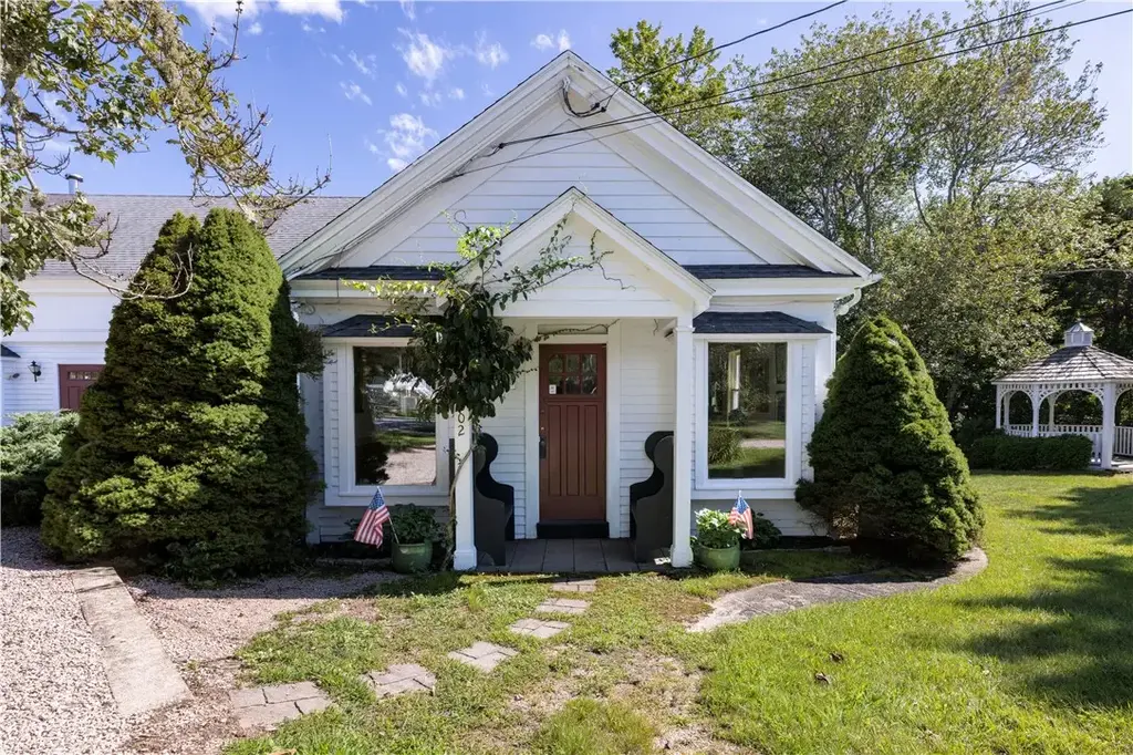 4202 Old Post Rd, Charlestown