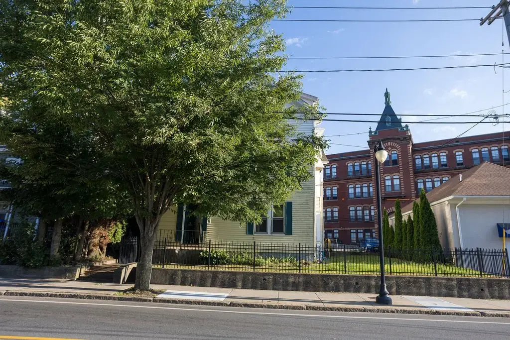 29 Hamlet Ave, Woonsocket