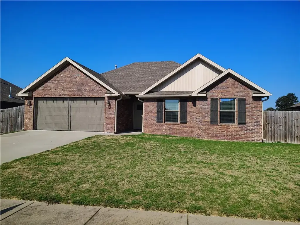1742 Charismatic Drive, Prairie Grove