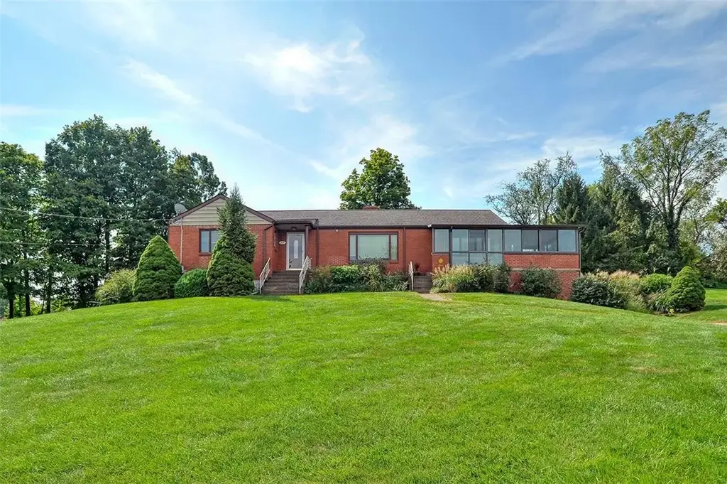 105 Dickey Drive, Peters