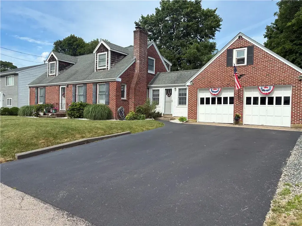 10 Isabelle Dr, Narragansett