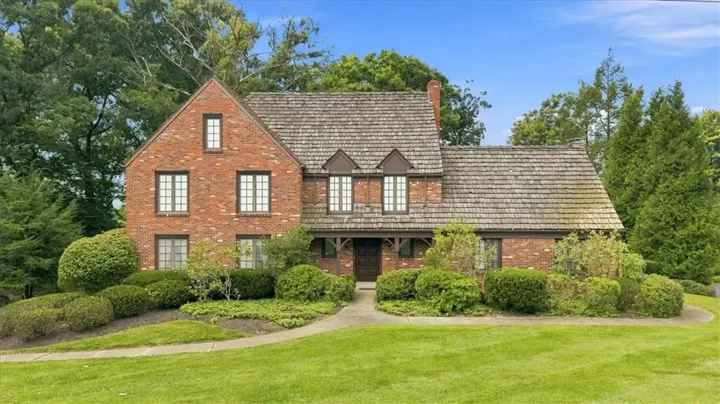 1048 Center Oak Drive , McCandless