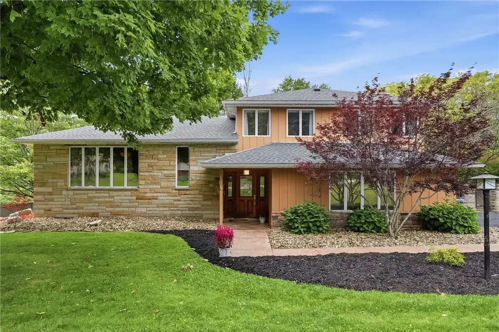 56 Valley Road, White