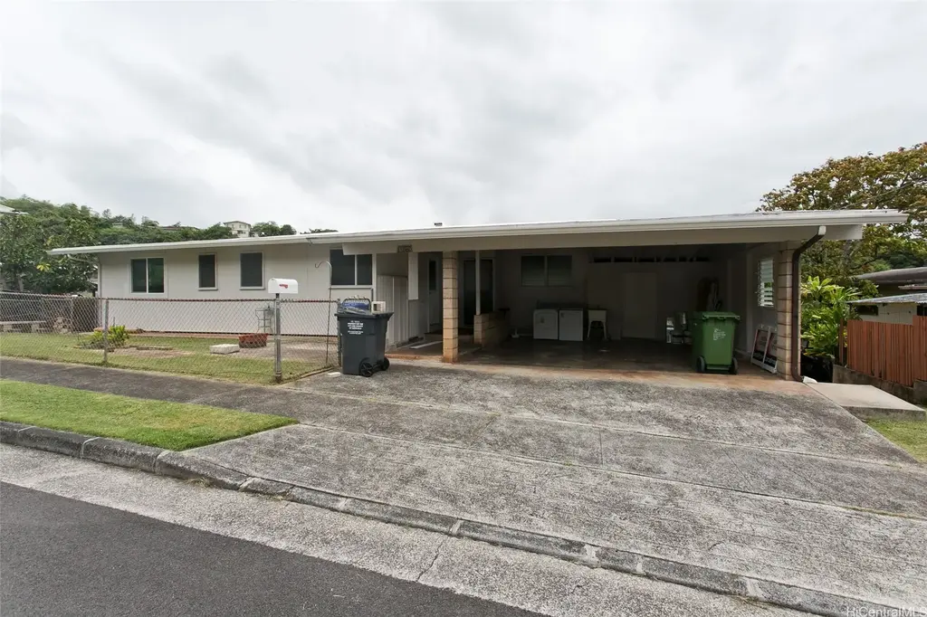 1563 Onipaa Street, Honolulu