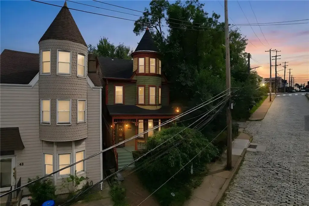 45 Wyoming Street , Mt Washington
